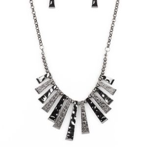 {✨ 3/$10} Necklace black the Maine Course New 🖤